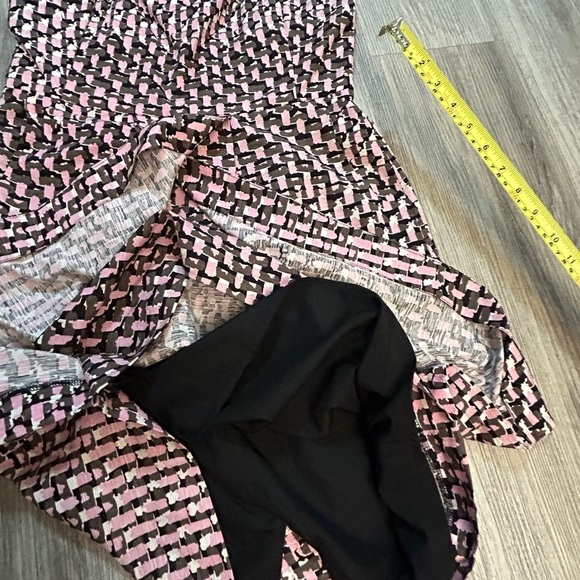 Banana Republic Silk Blend Strapless Dress in Pink and Black Pattern. Pockets - Picture 5 of 16